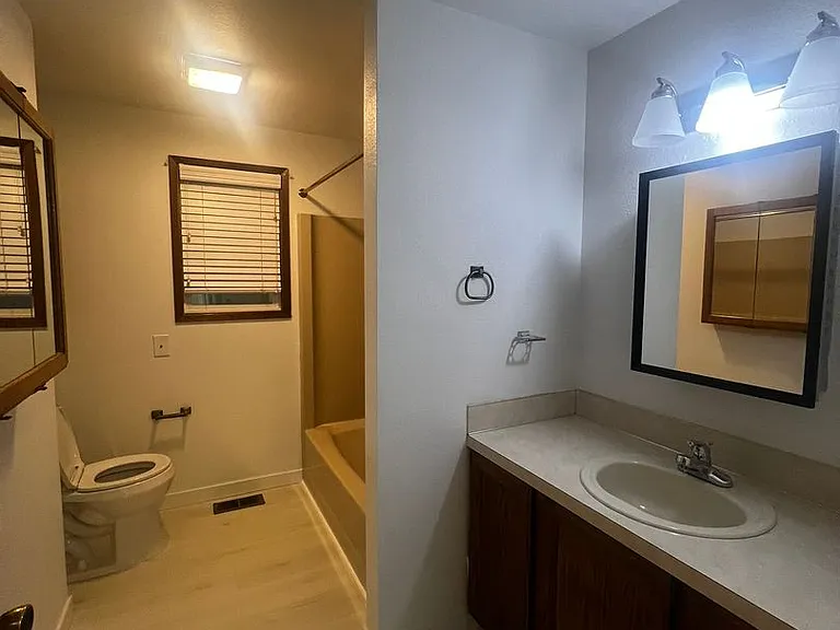 Adorable 2 Bedroom in Lynden! — Photo 14