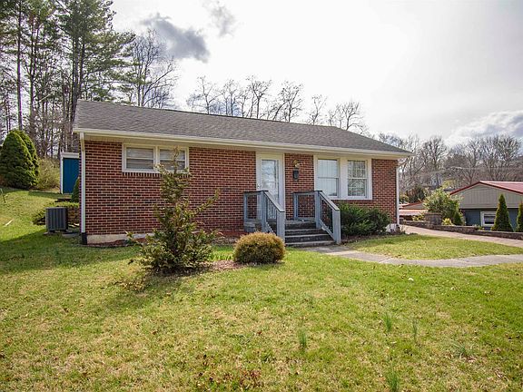 2nd image of 226 Roundhill Dr