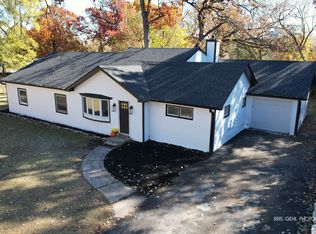 18653 W Willow Point Dr, Grayslake, IL 60030