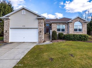 876 Scott Rd, Clarks Summit, PA 18411