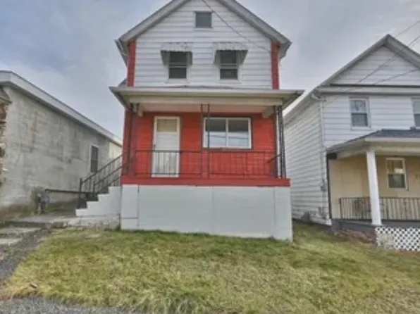726 Dunmore St, Throop, PA 18512