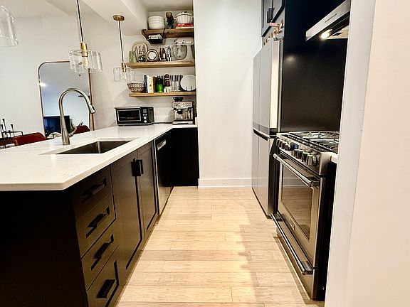 4th image of 1222 Chicago Ave APT 301