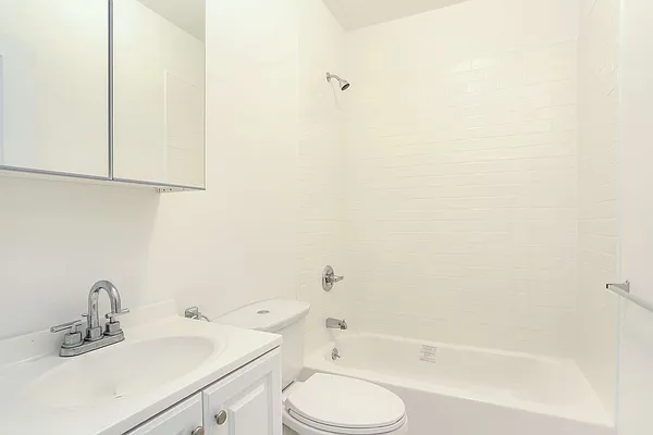 Rented by Charney Real Estate LLC | media 7