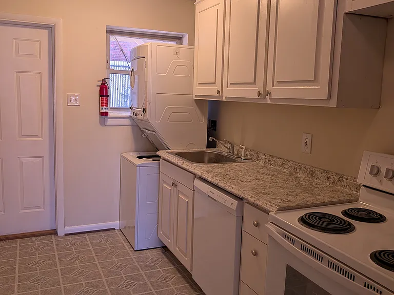 1421 W Clay St #1 — Photo 4