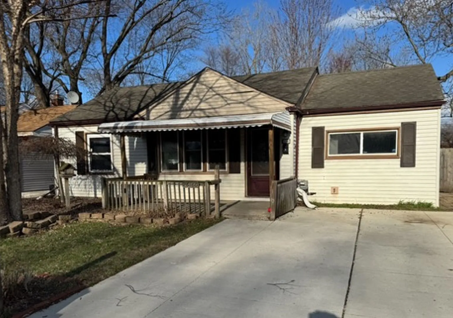 Spacious Roseville Three Bedroom home — Photo 1