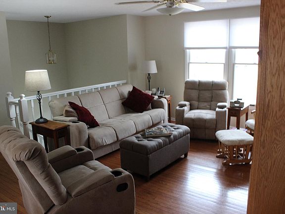 3rd image of 31 Lady Diana Cir