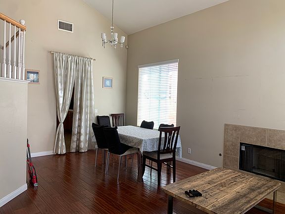 2nd image of 405 S Mountain View St