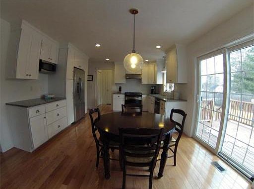 5th image of 19 Nina Ln