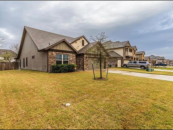 4th image of 8219 Quiet Hollow Dr