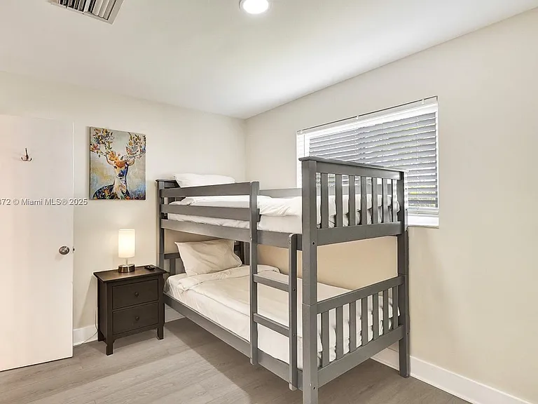 1018 Adams St — Photo 30