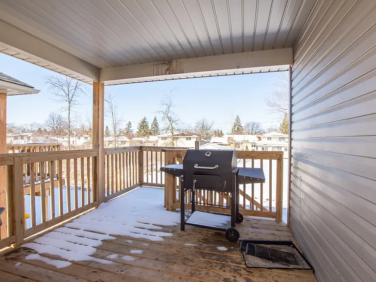 10 Trent Ave — Photo 16