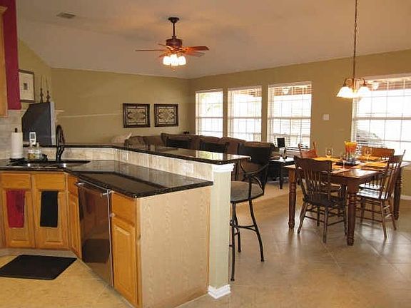 5th image of 1217 Valley Oaks Dr
