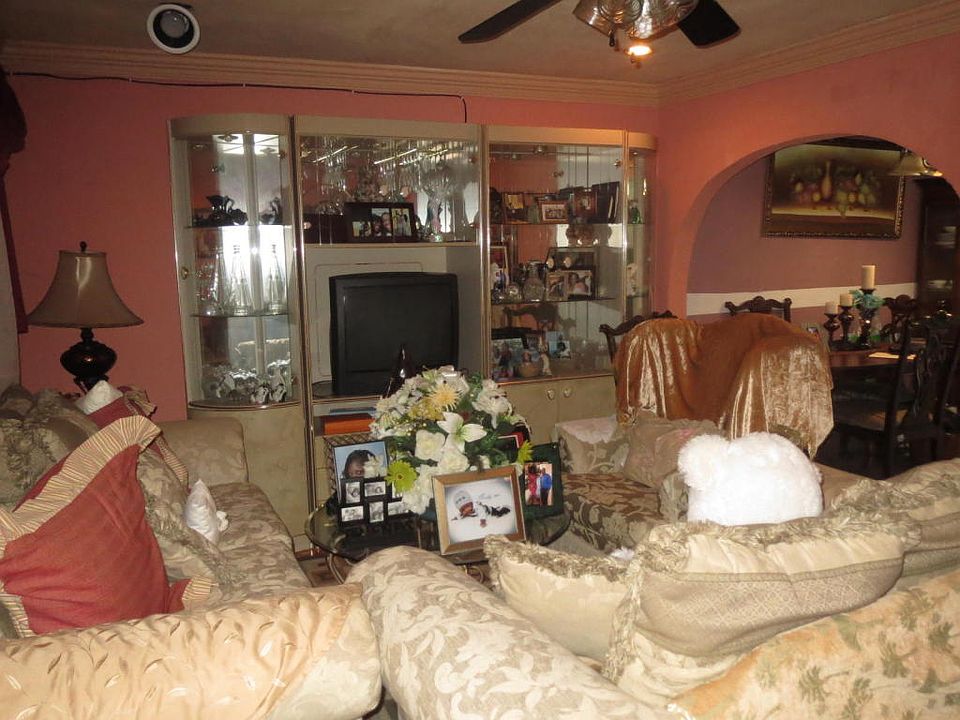 2nd image of 1220 19th Ave N
