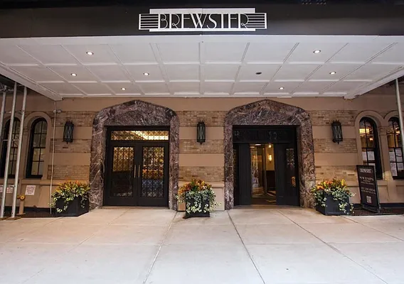 Rented by Living New York | media 12