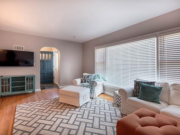 5th image of 2811 Cedar Heights Dr