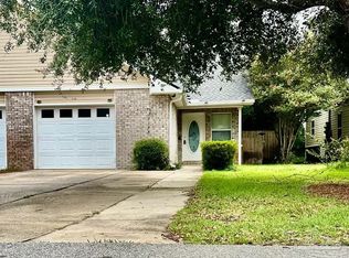 2155 Tom St, Navarre, FL 32566