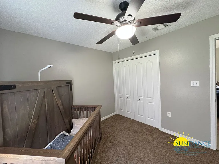 1701 Colonial Ct — Photo 13