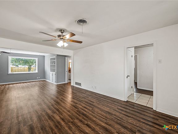 4th image of 2417 Robin Rd