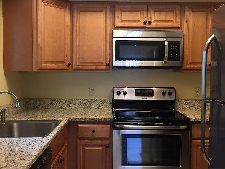 1st image of 1674 SE Green Acres Cir #Jj