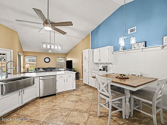 3rd image of 4855 Winchester Dr