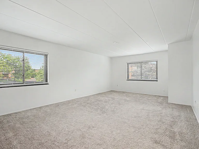 1610 Thunderbird Ln #63 — Photo 36