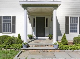 99 Old Stamford Rd #R, New Canaan, CT 06840