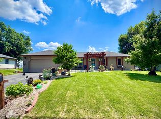 1210 E Rea St, Marshall, MO 65340