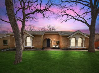 3012 White Oak Ln, Bedford, TX 76021