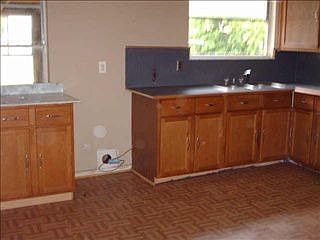 5th image of 717 Hardy Dr