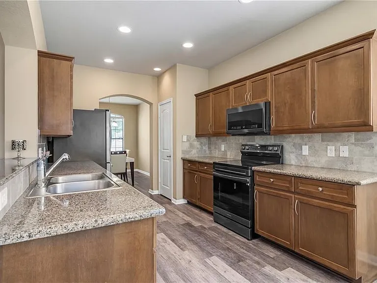 3418 Castleton Dr — Photo 14