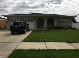 30030 Blossom Ln, Warren, MI 48088