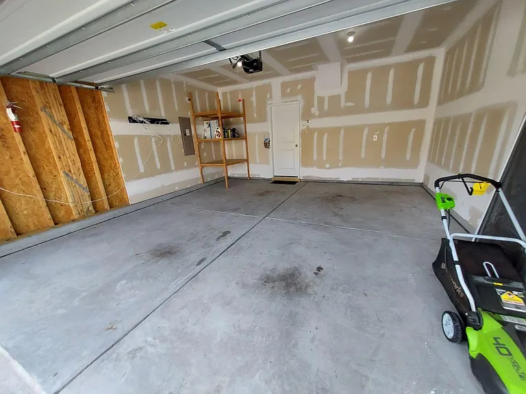 608 Stapleford Ln — Photo 32