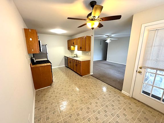 3rd image of 743 Sterling Ct APT A1