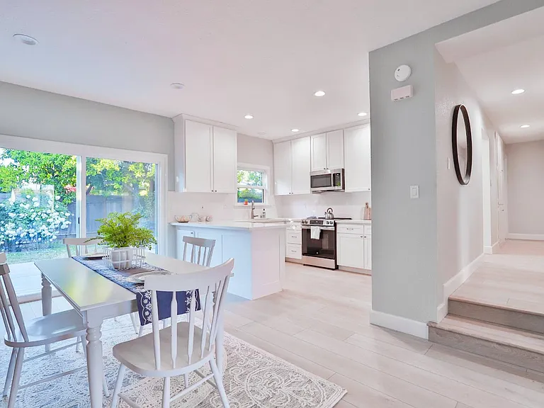 8257 Lake Forest Dr — Photo 10