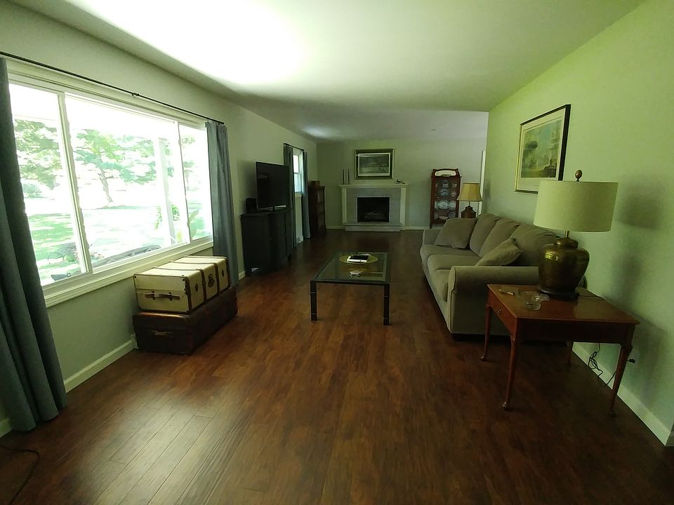 1st image of 6550 Carrow Dr