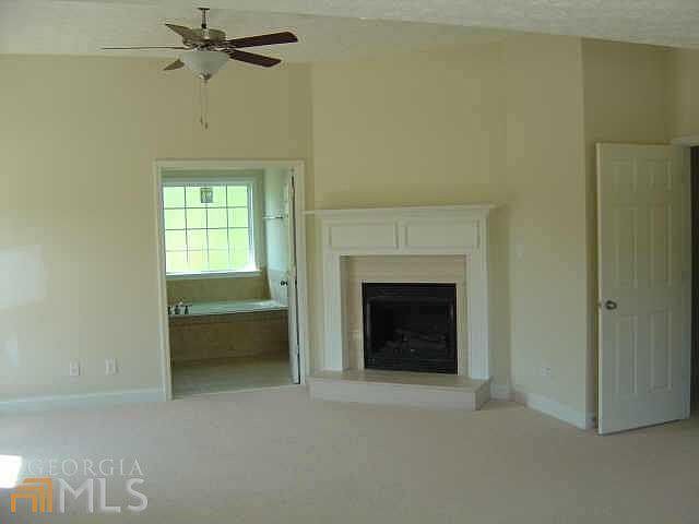 2nd image of 412 Kelso Dr SW