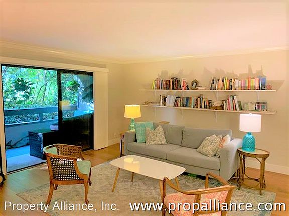5th image of 8840 Villa La Jolla Dr Unit 112
