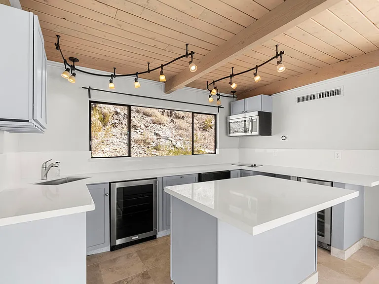 6900 N Highlands Dr — Photo 24
