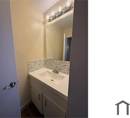 308 E Walker St #4 — Photo 10