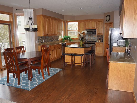 3rd image of 4810 Narcissus Ct N
