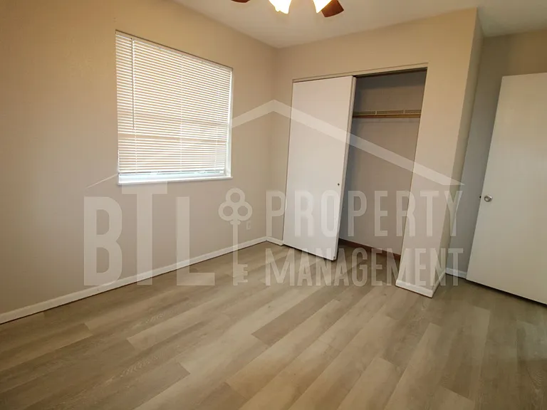 240 Fox Ridge Rd — Photo 10