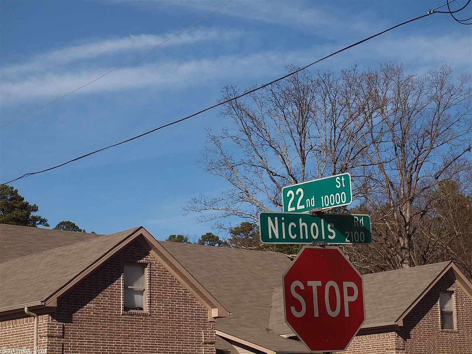 2nd image of 2112 Nichols Rd