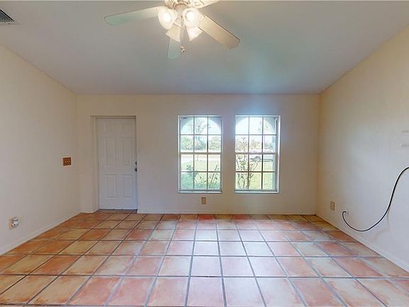 2nd image of 3205 NE 15th Pl
