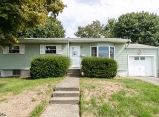 4 Lawrence Dr, Hackettstown, NJ 07840