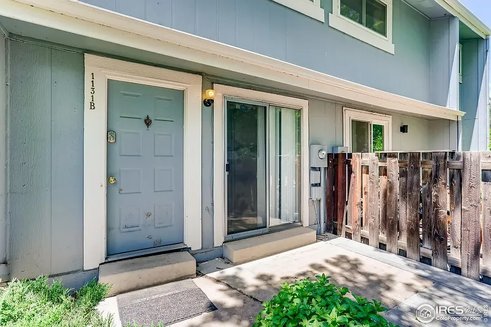 2 bed, 2.5 bath, 1056 sqft, $2,800 — Photo 1
