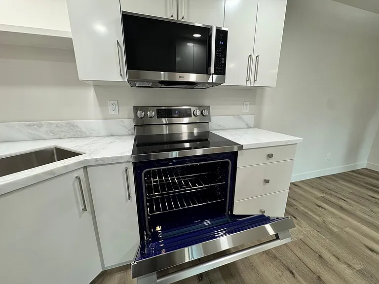 6110 Calle Mariselda #102 — Photo 9