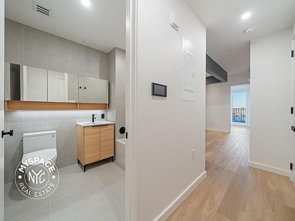 5th image of 931 Carroll St #512