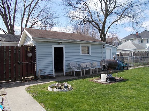 3rd image of 625 Girard Ave