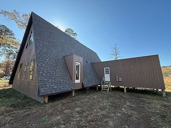 2nd image of 6256 Lakewood Dr