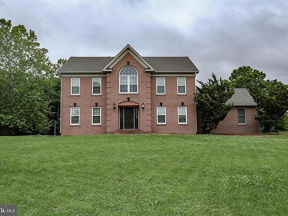 2nd image of 89 Hadrian Ct